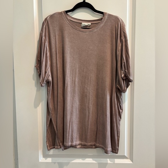 White Crow Sleek Oversized Top - Picture 2 of 5